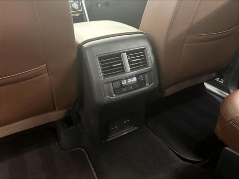 Used 2023 Volkswagen Atlas SE w/ Black Wheel Package FWD image 13