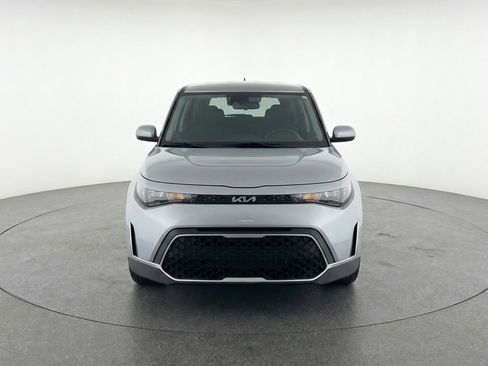 Used 2025 Kia Soul LX w/ LX Technology Package image 2