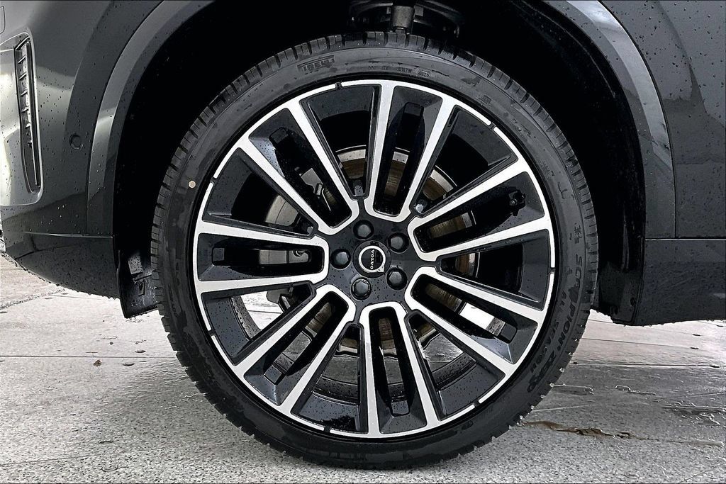 New 2026 Volvo XC90 T8 Plus w/ Protection Package Premier AWD/4WD image 26