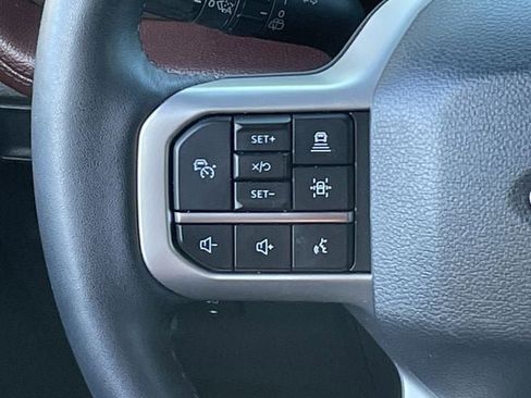 Used 2024 Ford Expedition Limited image 13