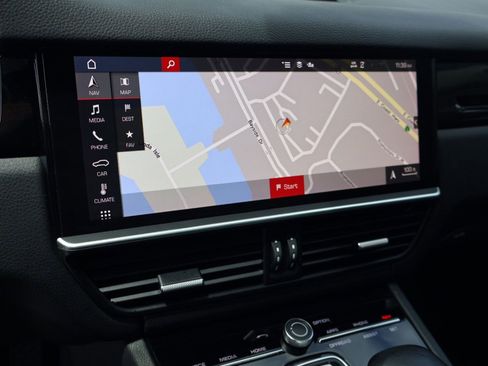 Certified 2021 Porsche Cayenne AWD/4WD image 18