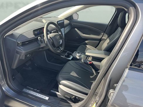 Used 2023 Ford Mustang Mach-E Premium image 9