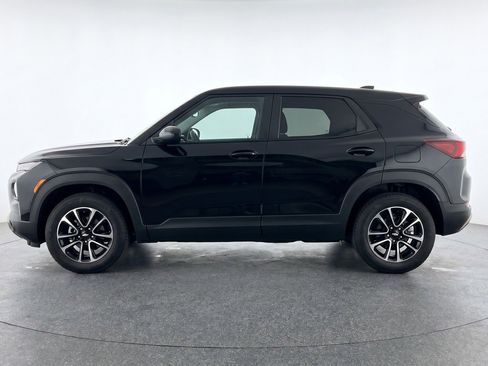 Used 2025 Chevrolet TrailBlazer LT FWD image 5