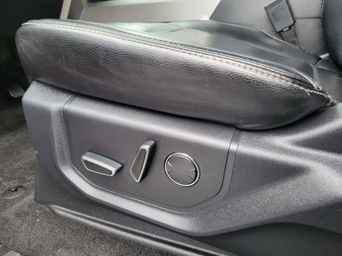 Used 2018 Ford F250 Lariat w/ Chrome Package image 10