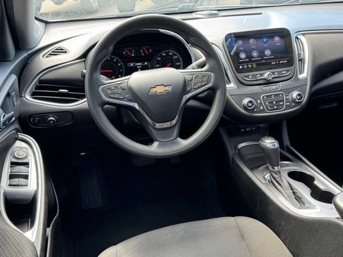 Used 2020 Chevrolet Malibu LT FWD image 23