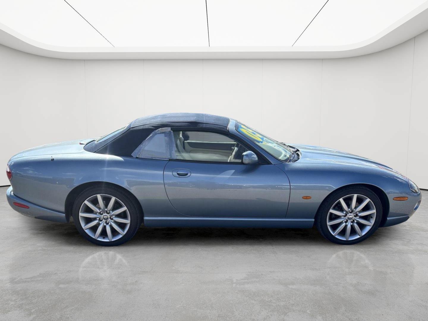 Used 2005 Jaguar XK8 Convertible RWD image 3
