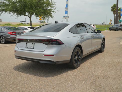 Used 2025 Honda Accord SE image 5