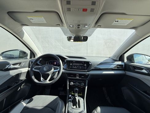 Certified 2024 Volkswagen Taos SEL image 6