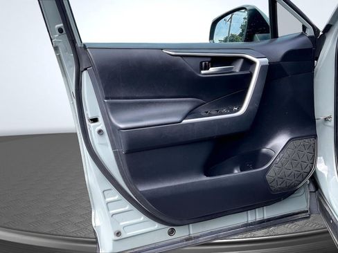 Used 2020 Toyota RAV4 XLE w/ All Weather Liner Package FWD image 23