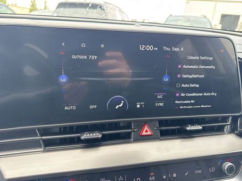New 2025 Kia Sportage EX FWD image 19