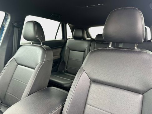 Used 2023 Volkswagen Atlas Cross Sport SE image 18