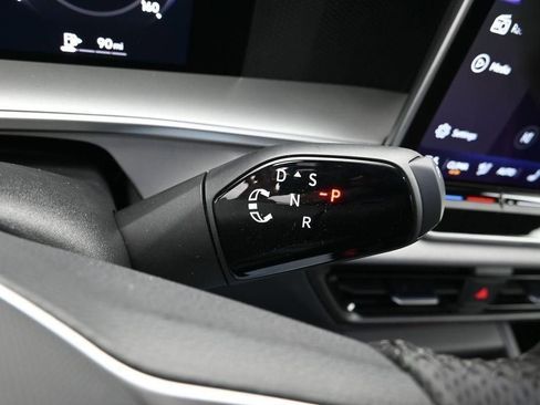 New 2026 Volkswagen Tiguan SE R-Line FWD image 21