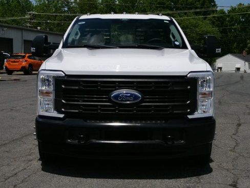 Used 2024 Ford F350 XL RWD image 5