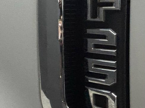 Used 2022 Ford F250 Lariat AWD/4WD image 4