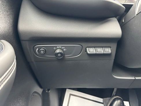 Certified 2023 Buick Envision Avenir image 16