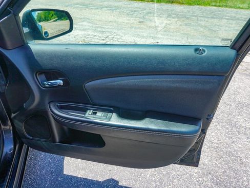 Used 2013 Dodge Avenger SE FWD image 26