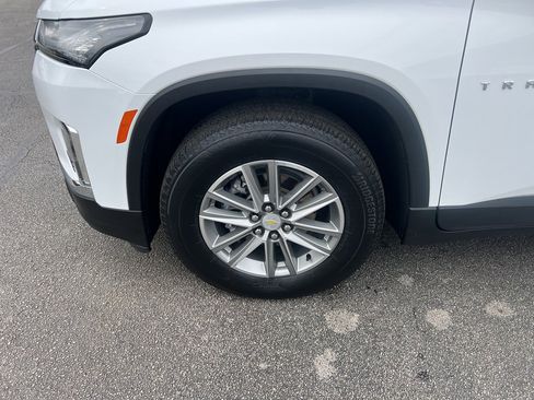 Used 2023 Chevrolet Traverse LT image 7