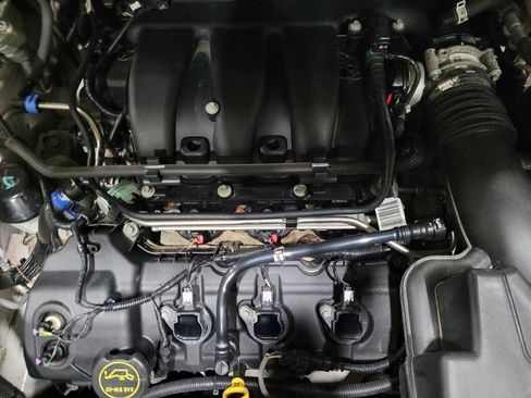 Used 2018 Ford Explorer XLT w/ Equipment Group 202A image 30