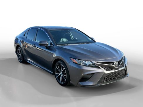 Used 2020 Toyota Camry SE image 7