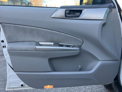 Used 2010 Subaru Forester 2.5X image 11