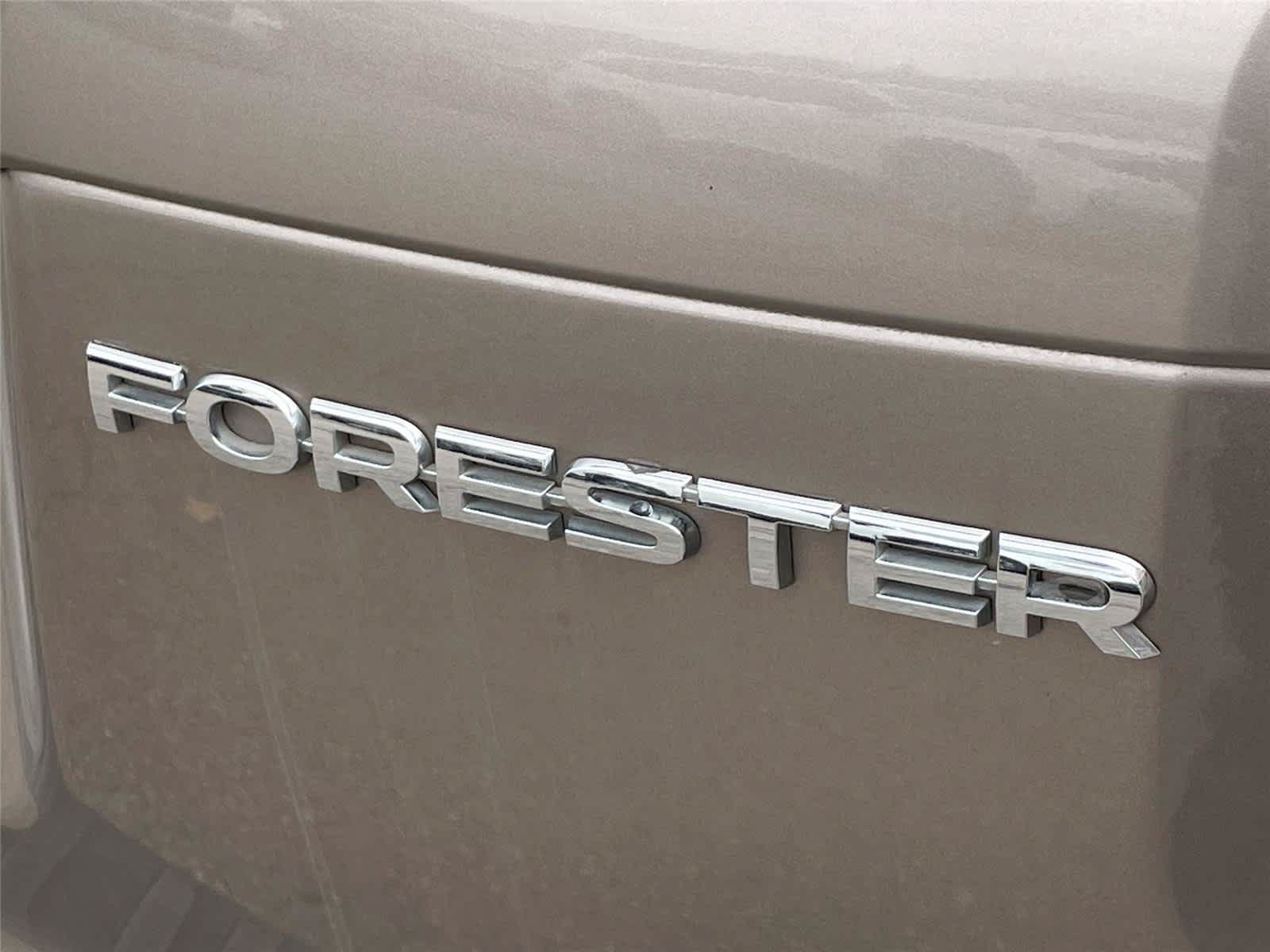 Used 2015 Subaru Forester 2.5i Limited AWD/4WD image 10