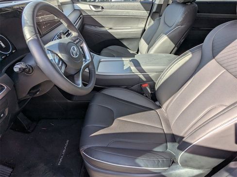 Certified 2025 Hyundai Palisade SEL image 16