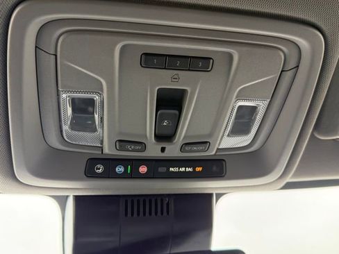 Used 2025 GMC Sierra 2500 SLT w/ SLT Premium Package image 39