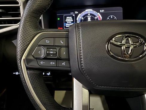 Used 2025 Toyota Tundra Limited image 17