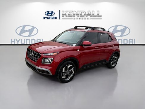 Used 2021 Hyundai Venue SEL FWD image 3