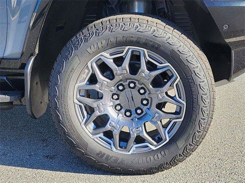 New 2025 GMC Hummer EV 3X w/ LPO, Sport Package image 13