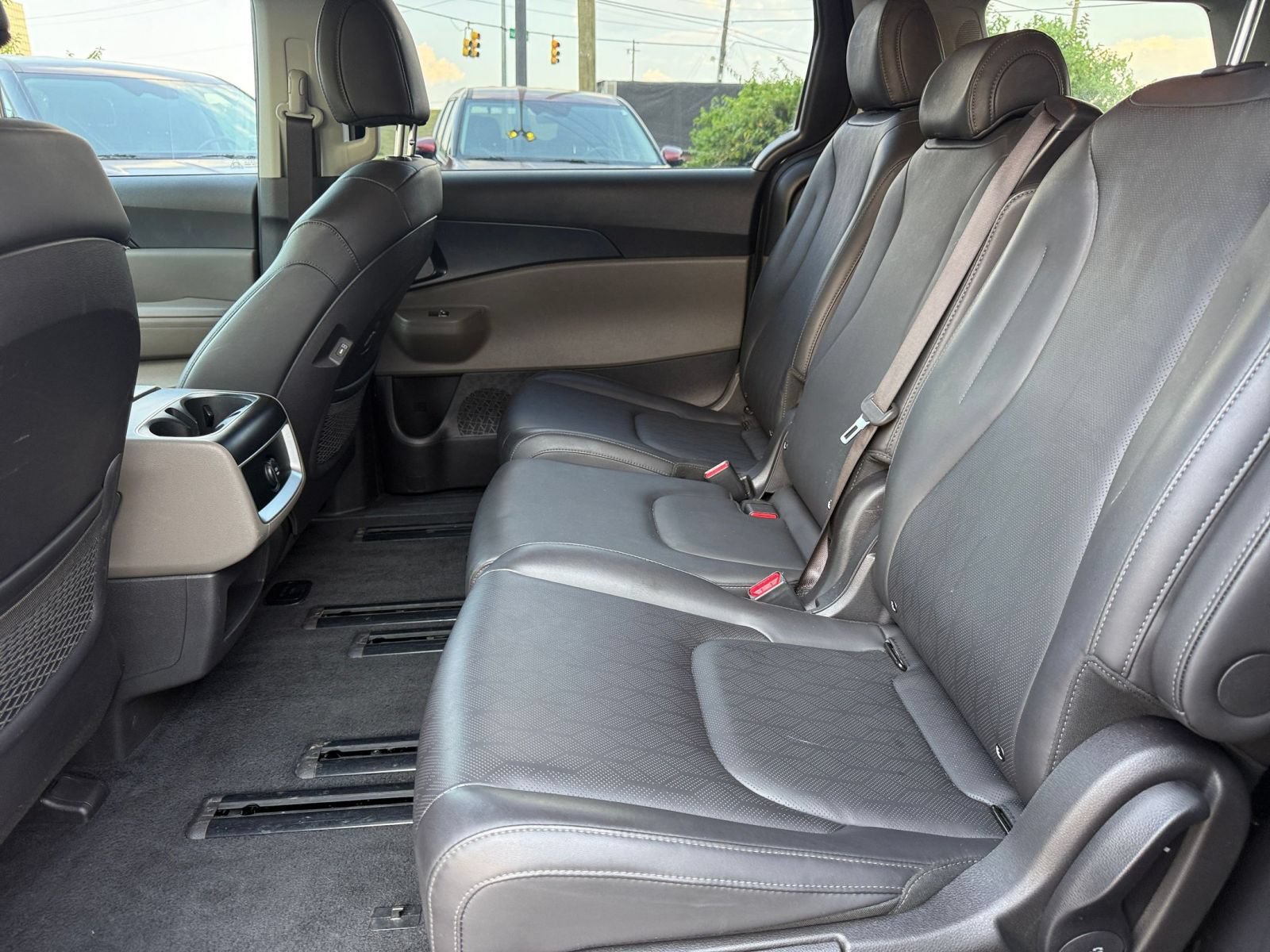 Used 2026 Kia Carnival FWD image 27