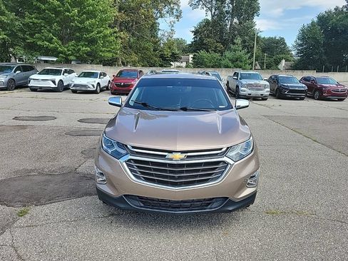 Used 2018 Chevrolet Equinox Premier FWD image 5