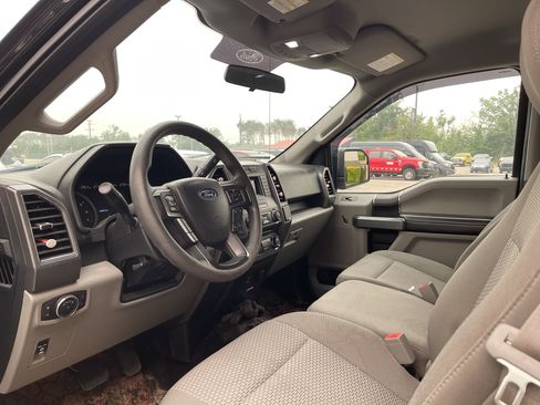 Used 2018 Ford F150 XLT w/ Trailer Tow Package AWD/4WD image 10