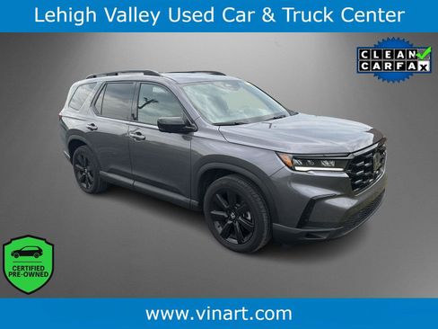 Used 2025 Honda Pilot Black Edition image 1