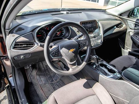Used 2019 Chevrolet Malibu LT FWD image 8