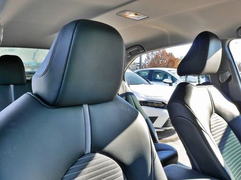 Used 2020 Toyota Camry SE image 14