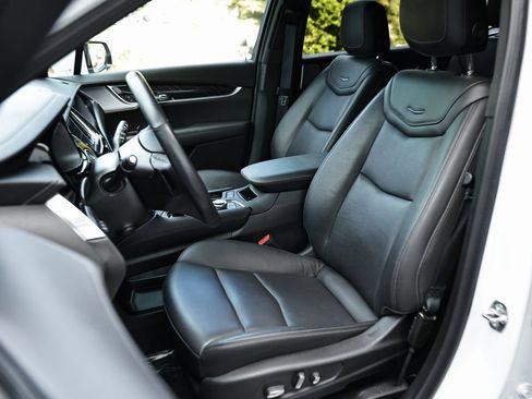 Used 2024 Cadillac XT6 Premium Luxury w/ Technology Package image 22