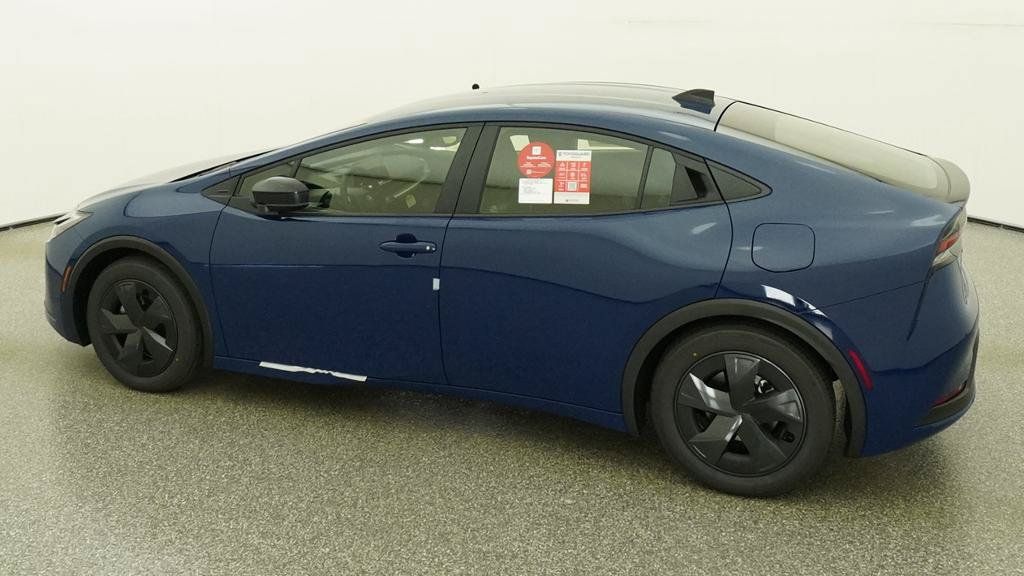 New 2027 Toyota Prius LE FWD image 7