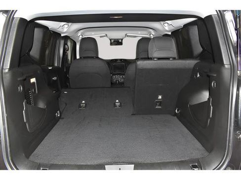 Certified 2021 Jeep Renegade Latitude w/ Luxury Group I AWD/4WD image 28