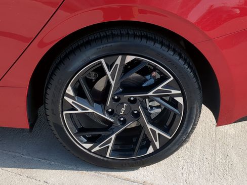 Certified 2025 Kia K5 GT-Line image 12