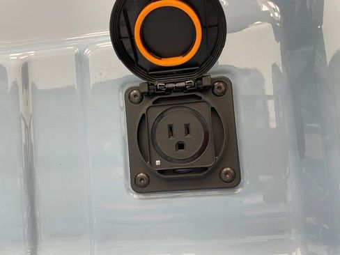 New 2025 Chevrolet Colorado Z71 w/ Technology Package image 14