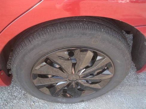 Used 2010 Toyota Camry LE FWD image 25
