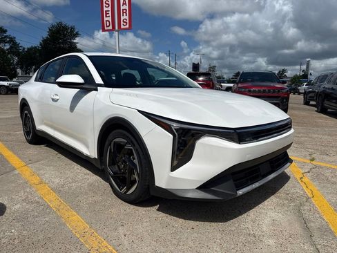 Used 2025 Kia K4 EX FWD image 1