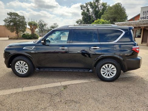 Used 2021 Nissan Armada SV image 2