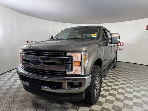 Used 2018 Ford F250 Lariat w/ Lariat Ultimate Package AWD/4WD image 4