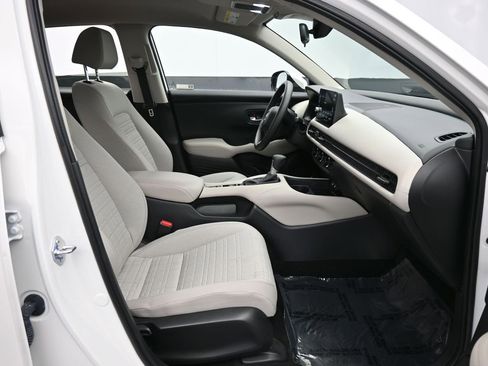 Certified 2026 Honda HR-V LX image 39