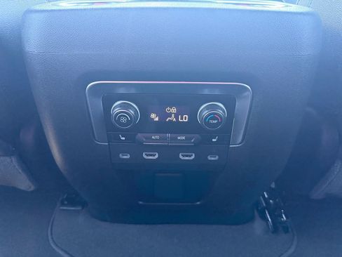Used 2024 Chevrolet Tahoe Premier RWD image 24