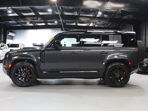 Used 2023 Land Rover Defender 110 X AWD/4WD image 3
