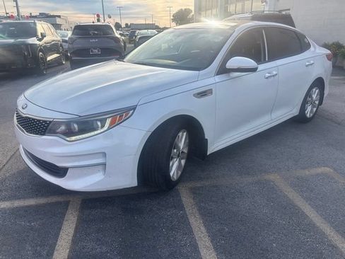 Used 2016 Kia Optima EX w/ Premium Package FWD image 5