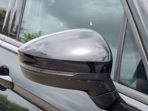Certified 2022 Volkswagen Tiguan SE R-Line FWD image 12